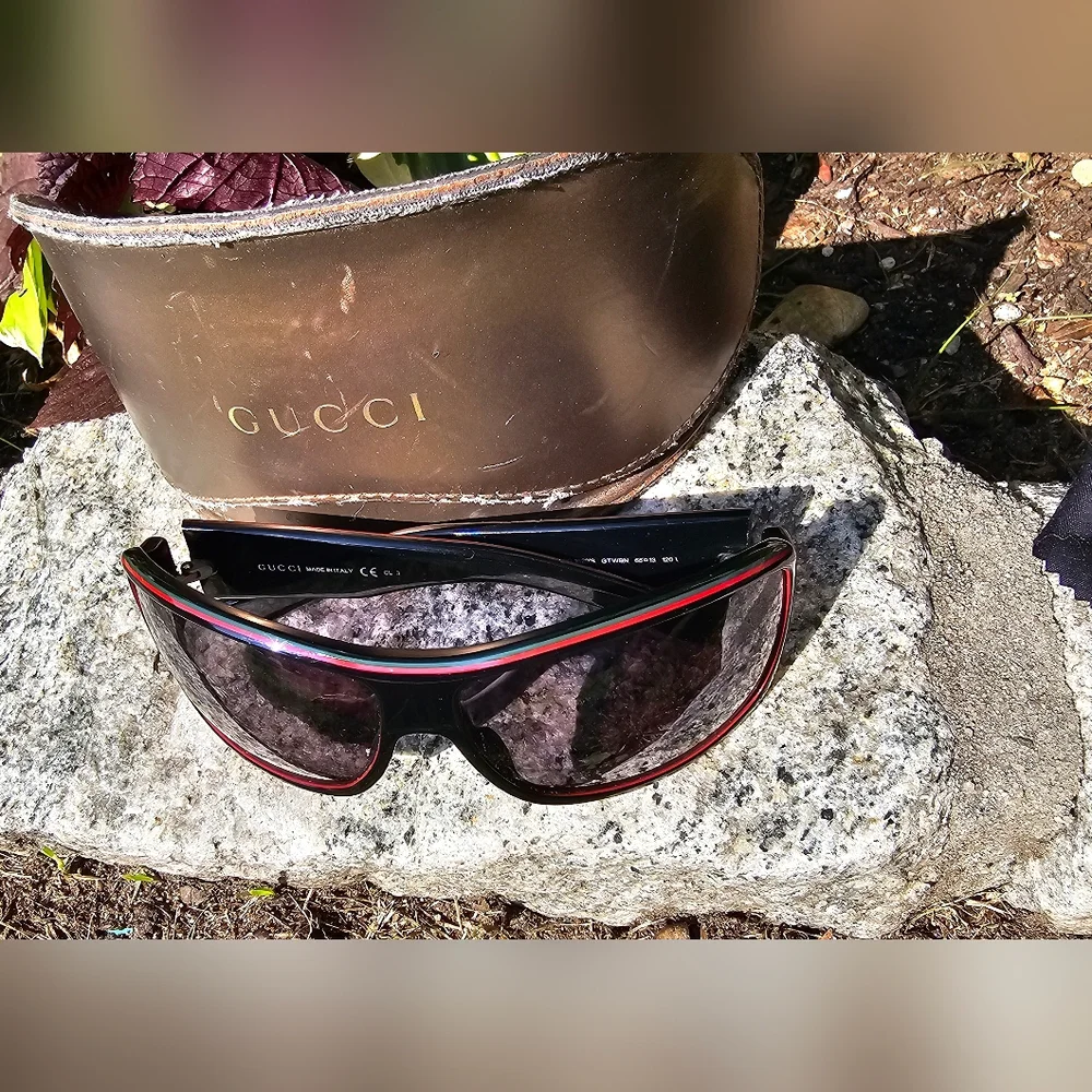 Gucci Vintage Black and Red Sunglasses Men